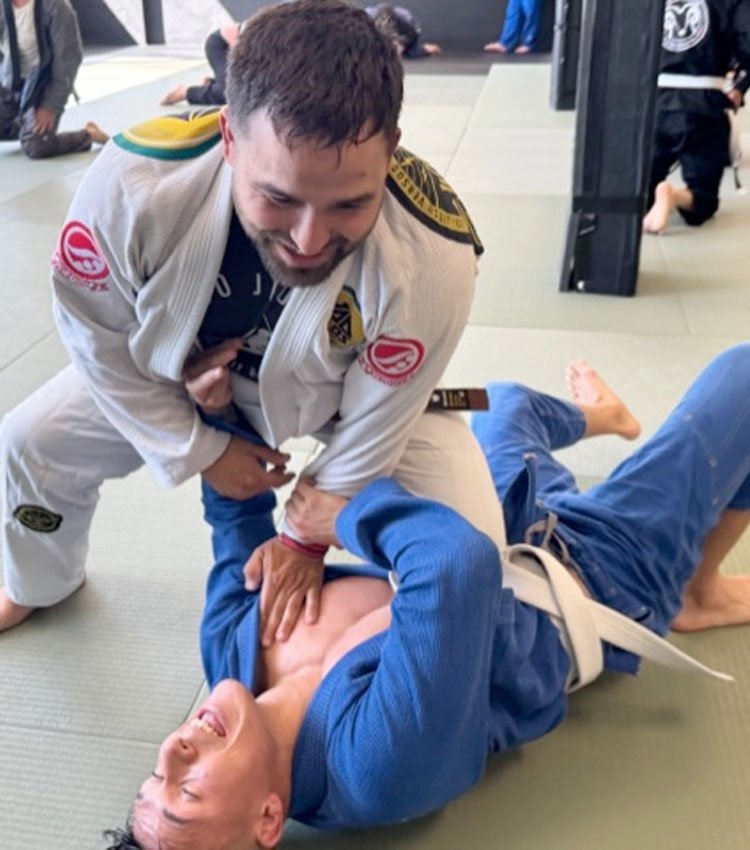 100 Kilos Jiu Jitsu academy logo
